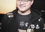 开云体育-Uzi重返赛场，险胜首场状态出色，切尔西观众沸腾！